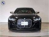 【キドニーグリル】BMWは約90年もの間、ほぼ全ての車両にひと目でBMWだと分かるこの特徴的なフロントグリルが備えられ、デザイン・アイコンとして親しまれてきました。