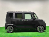 ドアは約90度に開くので荷物も積み込みやすく、乗り降りもしやすい♪ ロングドライブも快適に過ごせる工夫がいっぱいです♪♪