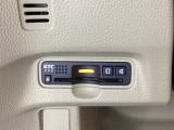 ハンドルの左下にETCがついています。高速道路の料金所の通過も楽々です。 カードの取り出しもしやすい場所についています。