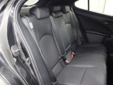 本革に近い風合いと手触りの合成皮革「エルテックス(L tex)シート」を採用しています。