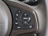◆アダプティブクルーズコントロール◆予め設定した車速内でクルマが自動的に加減速。前走車との適切な車間距離を維持しながら追従走行します。【LKAS】車線維持支援システムでステアリング操作を支援。