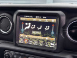 運転席・助手席の温度調節を個々に設定できるデュアルゾーンオートエアコンを装備しております。