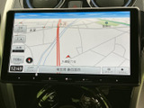 目的地設定は簡単。高精細な地図で、スムーズなナビゲーションをサポートします。ドライブの計画も、より楽しくなりますよ。