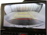 バックガイドモニターで、後方を確認しながら安心して駐車することができます。運転初心者も熟練者も必須の機能ですよ!