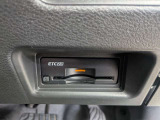 高速道路の料金所をスムーズに通過できるETC2.0をビルトイン装備。長距離ドライブの強い味方です。