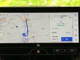 高精細な地図表示で、目的地への案内がスムーズです。複雑な道でも迷うことなく、安心のドライブをサポートします。見やすい表示で運転に集中。