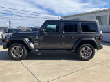 Jeep通はモデルコードで呼びます。Jeepには名前を変えずに進化してきたモデルはいくつもあります。その為、モデルはモデルコードによって呼び分けられています。