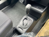スポーツシフトに入れてマニュアル車感覚の走行が出来ます。山道走行や高速道路の走行に大活躍です★