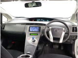 オシャレなインテリアで運転する気分も盛り上がりますよね^^