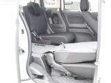 弊社でお車をご購入頂いたお客様は、一部車種を除いて【オイル交換永久無料】となっております。※詳細はスタッフまでお問合せ下さい。