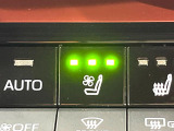 【シートヒーター&ベンチレーション】夏場は涼しい風でお尻や背中の熱やムレを防ぎ、冬はエアコンよりも早く温まってポカポカに!季節を問わず快適に過ごせます。