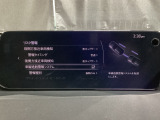 車線逸脱警報システムは、走行中にカメラで車線を検知して、自車が車線から逸脱する可能性があると判断した場合に、警報によりドライバーに通知します。