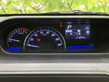 視認性の高いメーター類で、運転に必要な情報をしっかり把握できます。速度や回転数など、重要なデータが一目で確認可能です。