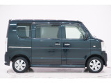 県内13店舗にて常時500台以上ダイハツ車を展示中です。見て、触って、納得のいく一台をぜひ見つけてください。