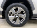 純正アルミホイール。225/60R18