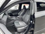 【助手席】きれいな助手席なので家族や友だちに乗ってもらっても安心です!
