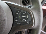 Hondaセンシングの機能のひとつ、アダプティブクルーズコントロール付!アクセルから足を離しても設定したスピードと前車との車間を保ち走行してくれます!車線維持もアシスト☆高速道路で疲労軽減ですね☆