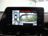 車両を上から見たような映像をナビ画面に表示するパノラミックビューモニターが付いています。