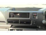AM/FMラジオが装備されています。時計機能つきです。