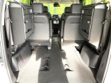 後席を格納すると、これだけの広さが!シーンに合わせたシートアレンジで、大きな荷物も積むことが出来ます♪