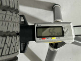 夏タイヤの残り溝は5.6mmです。スリップラインからは3.9mmとなっております。