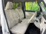 運転席シート廻りは使用感も少なく、良好な状態となっています。前オーナー様が丁寧に使っていたことがよくわかりますね。