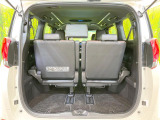 普段のお買い物や通勤、送迎等に十分な荷室スペースを確保しております。セカンドシートを倒すと、大きな荷物の積載も可能です♪