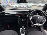 フランス車ならではのオシャレな内装がオススメです!