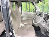 運転席シート廻りは使用感も少なく、良好な状態となっています。丁寧に使われていたことがよくわかりますね。