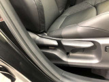 運転席シート座面は上下アジャスター付きです。お好みの位置に調整可能です。