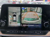 車を真上から画面で確認出来るアラウンドビューモニター♪画面を見ながら車庫入れが非常に楽になります!