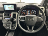スタイリッシュなインパネ周りです!運転の際、常に目にする部分は、シックにまとめた飽きの来ないデザインが人気です!