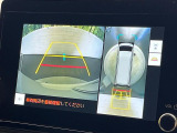 【パノラミックビューモニター】専用のカメラにより、上から見下ろしたような視点で360度クルマの周囲を確認することができます☆死角部分も確認しやすく、狭い場所での切り返しや駐車もスムーズに行えます。