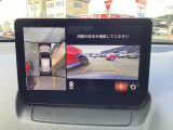 360度ビューモニターを装備。車両周囲の状況を確認しやすく、駐車時の安全確認に役立ちます。