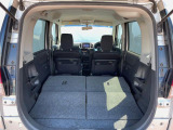 普段のお買い物や通勤、送迎等に十分な荷室スペースを確保しております。セカンドシートを倒すと、大きな荷物の積載も可能です♪