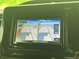 運転に集中できる、見やすい地図画面です。目的地へのルート検索もスムーズに行え、初めての道でも安心です。運転をサポートします。