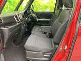 運転しやすいように配置された操作系が特徴です。快適なドライブをサポートする空間です。