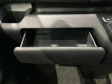 薄型のティッシュBOXなどが収納出来ます。小物入れとしても使えるので便利です。
