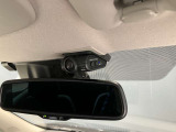 いくら安全運転をしていても、事故に巻き込まれることもあります。万が一の時に証拠として使えるフロント+車室内ドライブレコーダーがついてます♪