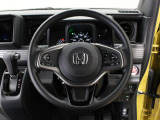 【運転席まわり】Honda独自の設計思想に基づき、自然に手を伸ばした先に操作したいものがあるようレイアウトを追求 !