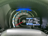 視認性の高いメーター類で、運転に必要な情報を的確に把握できます。デジタル表示で、より分かりやすく情報を確認できます。