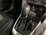 全てのトランスミッションのメリットを兼ね備えた理想的なAT、それがSKYACTIV-DRIVE(スカイアクティブドライブ)。「滑らかな変速」「ダイレクト感のあるシフトフィール」そして「低燃費」が特長です!