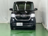 LEDヘッドライトを装備しています。LEDヘッドライトはとても明るく、雨の日や夜間走行も安全・安心です。オートライトコントロール付きで周囲の明るさに応じて自動で点灯・消灯します