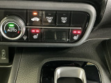 運転席/助手席シートヒーターで寒い日もすぐに温かくなり快適に過ごせます。2段階の温度調整が可能です