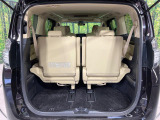 普段のお買い物や通勤、送迎等に十分な荷室スペースを確保しております。セカンドシートを倒すと、大きな荷物の積載も可能です♪