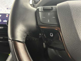運転中、オーディオの操作をしてて、ハッとしたことはありませんか?ステアリングスイッチは、運転中でもハンドルでオーディオの操作が可能です。安全なドライブをサポートします。