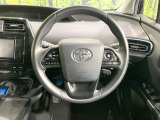 【純正革巻きステアリング】上質な革を使用することで、手にしっかり馴染みとても運転しやすいハンドルです♪