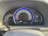 視認性の高いメーター類で、運転に必要な情報を的確に把握できます。操作しやすい配置で、安全運転をサポートします。