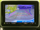 後方確認がしやすいカメラ付きモニターです。駐車時の安全性を高め、狭い場所でもスムーズな運転をサポートします。