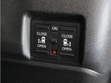 ◆両側電動スライドドア◆狭い駐車場でも乗り降りが楽々♪お子様が隣の車にドアを当ててしまう心配もございません!小さなお子様連れの方もこれで安心。